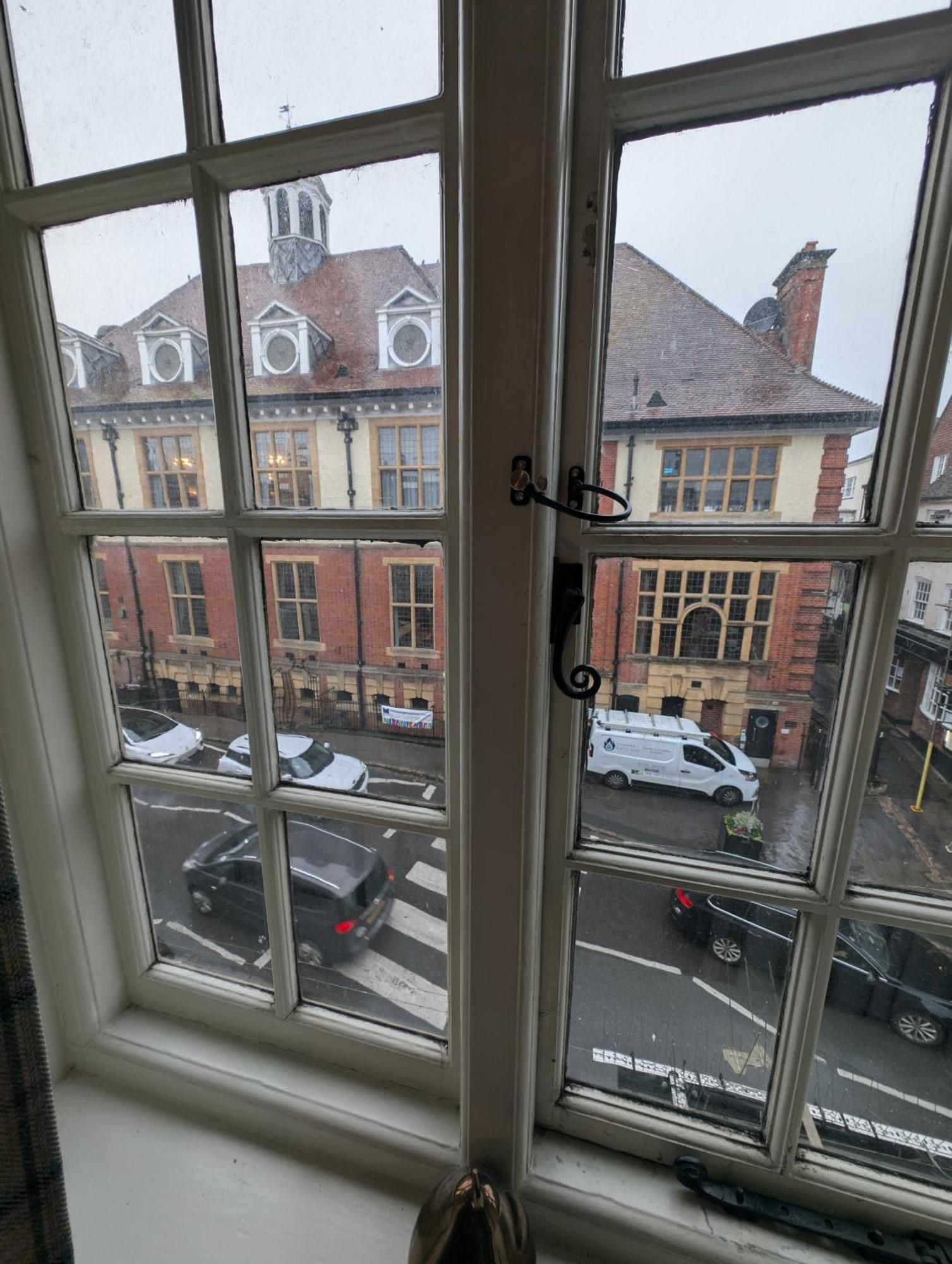The Bear Marlborough Hotel Bagian luar foto