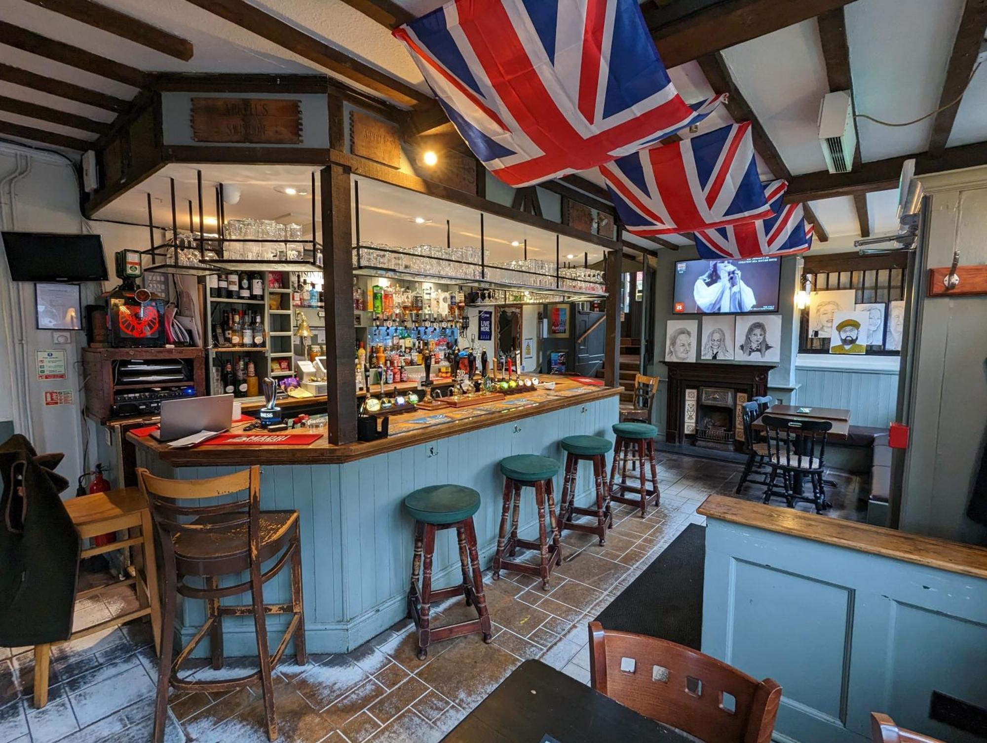 The Bear Marlborough Hotel Bagian luar foto