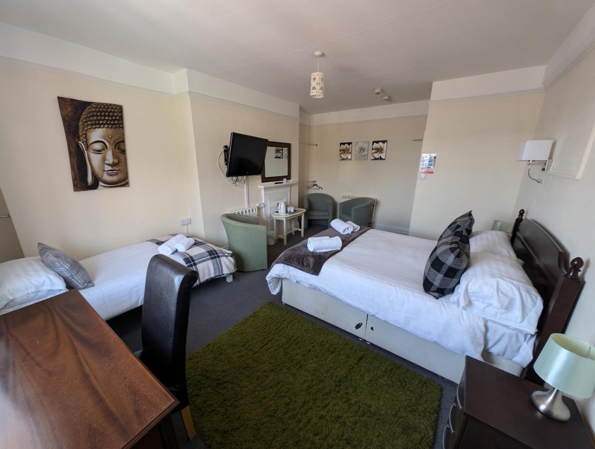 The Bear Marlborough Hotel Bagian luar foto